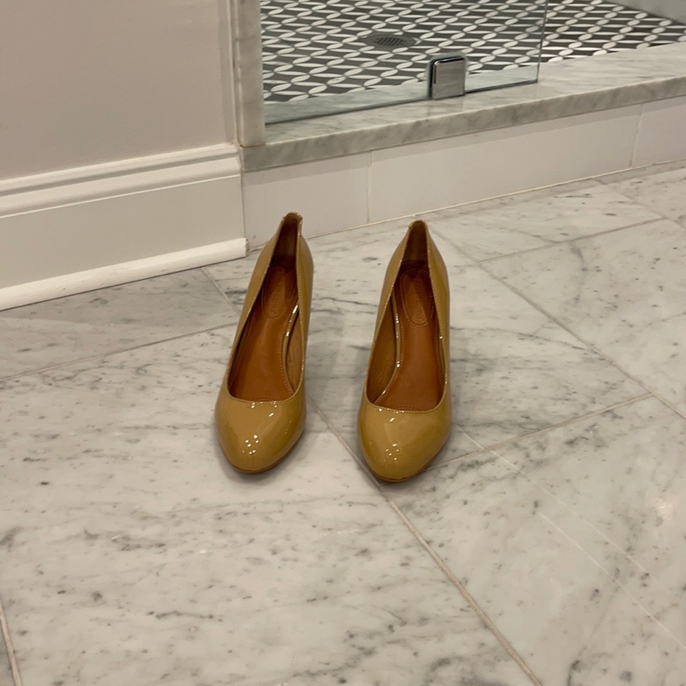 Tan heels